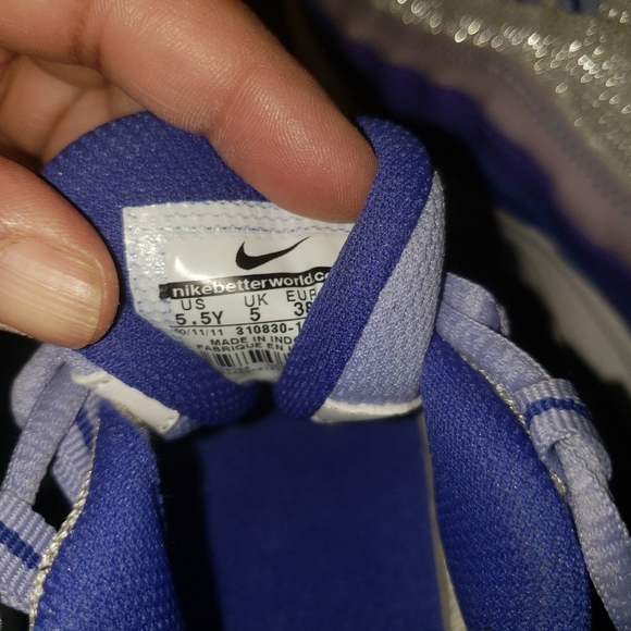 Shoes - Picture 2 of 3